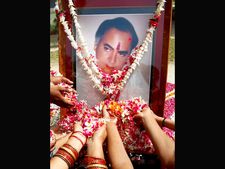 Rajiv Gandhi's statue vandalised; Congress workers protest