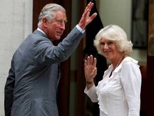 Oommen Chandy undecided on birthday present for Prince Charles