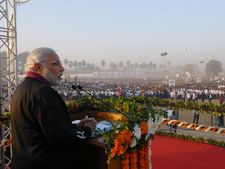 Digvijay Singh targets Narendra Modi over Run for Unity