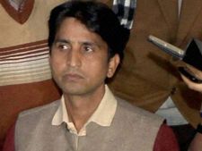 Sexist remarks on Kerala nurses: Kumar Vishwas's effigy burnt