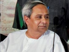 Naveen Patnaik hits out at Modi, Rahul