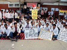 UP junior doctors begin fast, jailed medics released