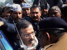 Updates: Arun Jaitley criticises, Cong supports Arvind Kejriwal 
