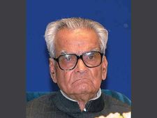 Former VP Bhairon Singh Shekhawat's wife dies of heart attack