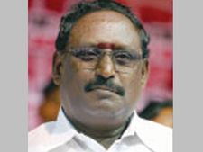AIADMK candidate for Salem surrenders before courts