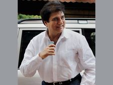 Video Row: Bollywood actor, Congress leader Raj Babbar slams police