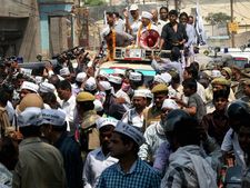 Gujarat govt rebuts Kejriwal's claims; says he is 