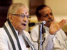 Murli Manohar Joshi starts campaigning in Kanpur