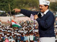 Kejriwal asks Delhi supporters to help in Varanasi, Amethi
