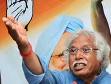 Gujarat: Poster war between Madhusudan Mistry and BJP continues