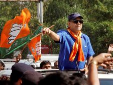 AAP fields tea-vendor against Paresh Rawal from Ahmedabad East