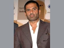 Actor Suniel Shetty campaigns for BJD candidates in Odisha