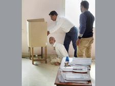 About five mn people vote in Madhya Pradesh 