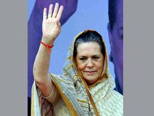 Sonia to address rally in Telangana today, can she boost Congress?