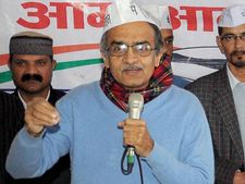 MP: AAP leader Prashant Bhushan heckled in Indore