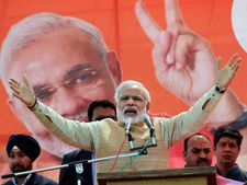 Modi promises to help Varanasi's Muslim weavers