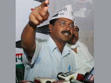 Arvind Kejriwal: Sonia, Modi have a pre-poll understanding 