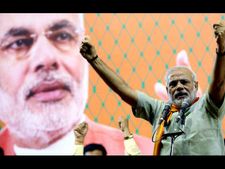 Narendra Modi felicitates BJP booth presidents for high voter turnout