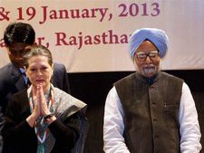 Party candidate blames Manmohan, Goa Congress backs Gandhis