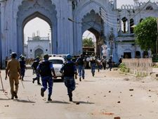 'Communal' clash in Ahmedabad, 4 injured