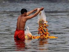 After Nigmanand, another saint dies while fasting for Ganga