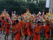 Is Kanwariyas spreading hooliganism in the name of religion?