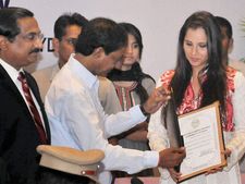 Strongly condemn attempts to brand me an outsider: Sania Mirza