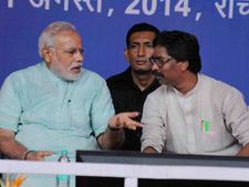 Elect govt with clear majority: Modi to Jharkhand people (Pics)