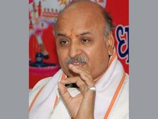 Ban entry of Muslims in Garba events: Togadia