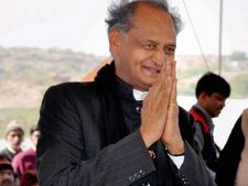 FIR against Gehlot,industry Minister in land allotment case
