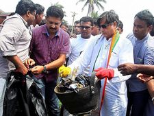 Shashi Tharoor thanks PM Narendra Modi for patting him on clean-up campaign