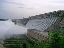 Andhra-Telangana faceoff: Water war to leave Hyderabad parched 