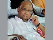 A broom in hand, Sharad Pawar responds to Modi's cleanliness drive