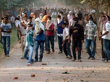 BHU: Students-Police clash over union election; police attacked with Guerilla tactic