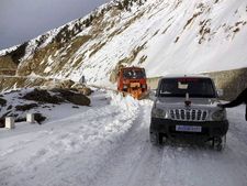Srinagar has coldest night of season, Leh freezes