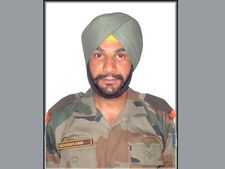 J&K anti-terror operation: Army pays tribute to martyred soldiers