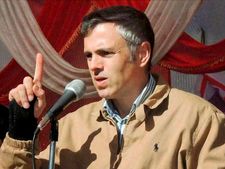 J&K poll: Roughed up by security officials, journalists boycott Omar's rally
