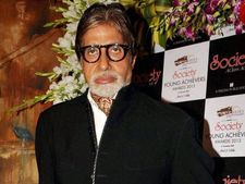 Tea shop owner on world tour gets Amitabh Bachchan's appreciation