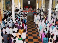 VHP says it re-converted over 200 Christian tribals in Guj