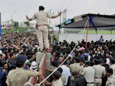 Surat police make 'terrorists' wear skullcaps in mock drill