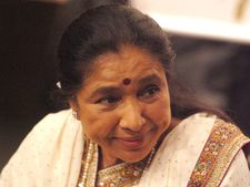 Asha Bhosle sings tune of admiration for Modi govt