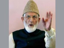 Syed Ali Geelani praises militants, terms them 'bravehearts' 