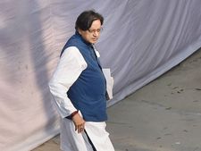 Kerala HC dismisses election petition against Shashi Tharoor