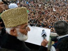 Rajnath Singh speaks to Mufti, asks J-K govt to take strict action