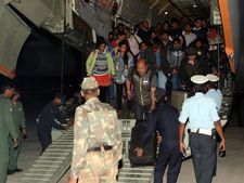 250 people from Gujarat return home from quake-hit Nepal