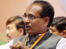 Chouhan seeks to meet Sonia on Cong's malicious MPPEB campaign