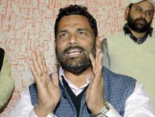 Lalu only likes sycophants, furthering family's interest, says expelled RJD MP Pappu Yadav
