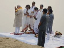 'Modi Sarkaar, thodi acchi, thodi bekaar', say commoners in Varanasi