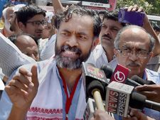 Kejriwal lacks political acumen: Yogendra Yadav