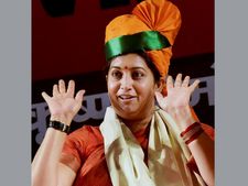 IIT Guwahati: When Smriti Irani broke a rule and brought smile on everyone's face